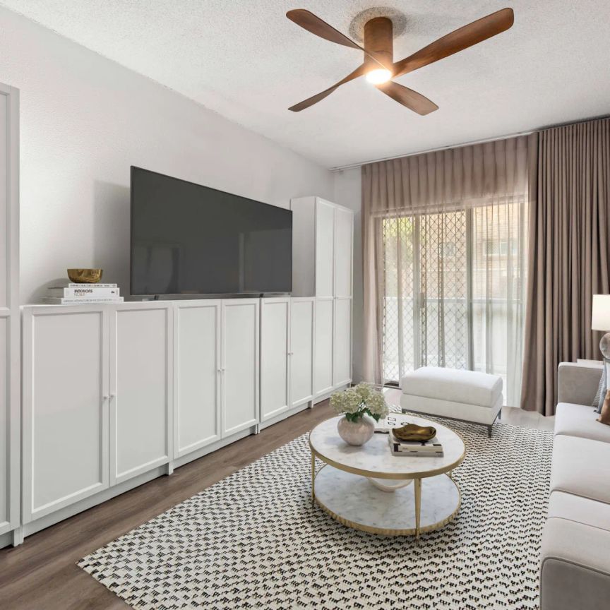 STYLISH ONE-BEDROOM APARTMENT IN PRIME COORPAROO LOCATION - Photo 1