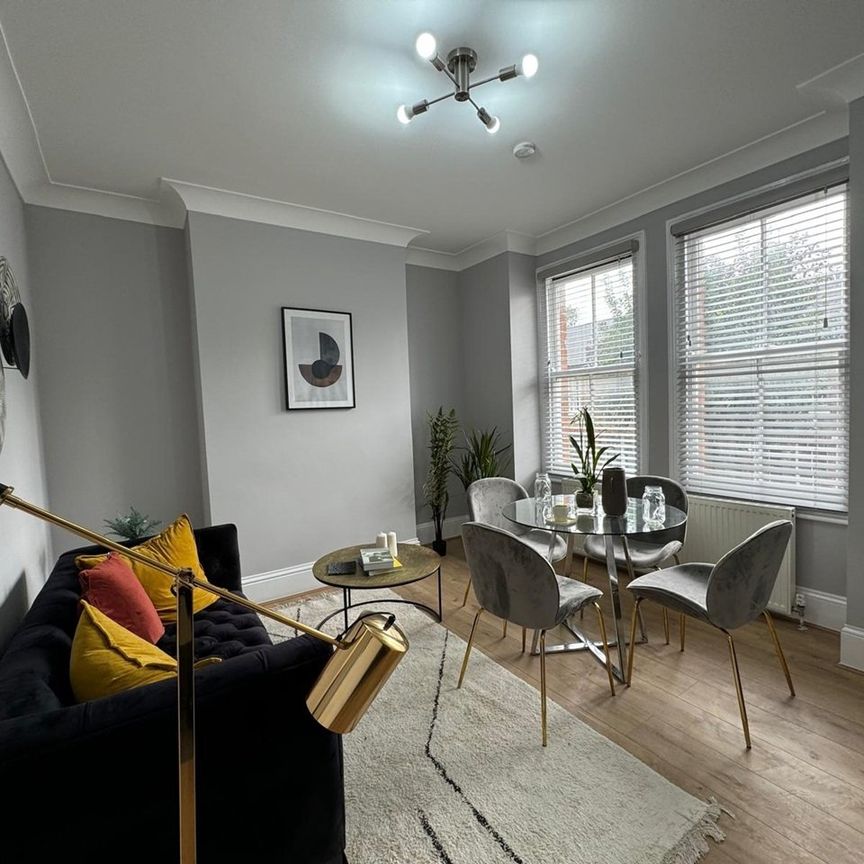 2 Bed Flat, Tennyson Street, SW8 - Photo 1