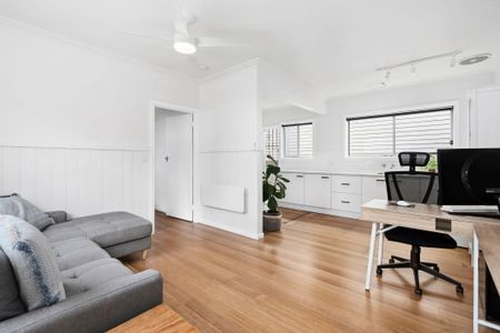 Fully Renovated - One Bedroom Unit - Eastern Gardens - Photo 5