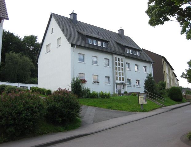 DREI-ZIMMER-DACHGESCHOSSWOHNUNG IN LÜDENSCHEID - Photo 1