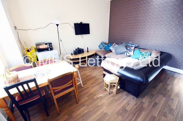 3 Bedroom End Terraced House for rent in Royal Park View - Photo 1