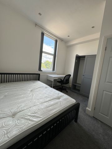 3 Bed Flat, Queens Road, NG9 - Photo 2