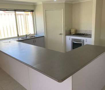 Low maintenance & ducted aircon! - Photo 5