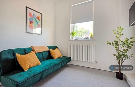 3 bedroom terraced house to rent - Photo 2