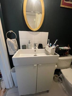 1 bedroom in a flat share to rent - Photo 1