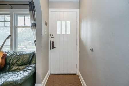 For Lease - 52 Avondale Avenue, Waterloo, Ontario - Photo 3