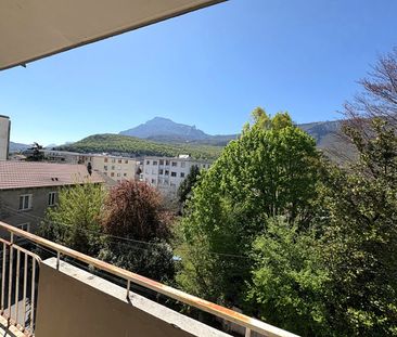 Appartement 4 pièces à louer au coeur de Fontaine - Photo 6