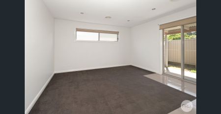 LOW MAINTENANCE LIVING IN THE HEART OF SEBASTOPOL - Photo 4