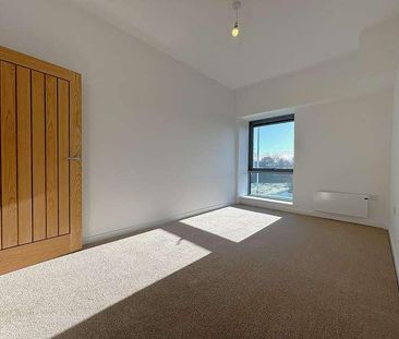 Lakeside West, Lakeside Close, Staines-upon-thames, Surrey, TW18 - Photo 3