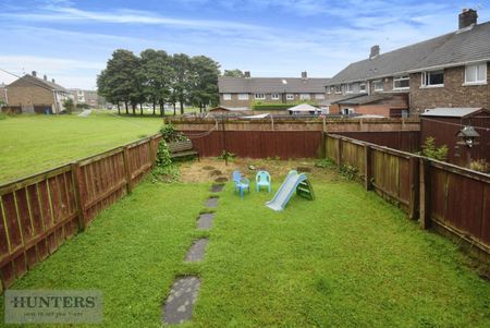 2 bedroom House To Let Total Size: 786 SQ FT - Photo 2