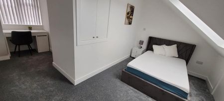 1 bedroom in a house share to rent - Photo 3