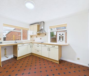 3 bedroom detached bungalow to rent - Photo 5