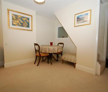 2 bedroom end of terrace house to rent - Photo 4