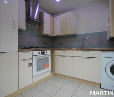 4 bedroom townhouse to rent - Photo 2
