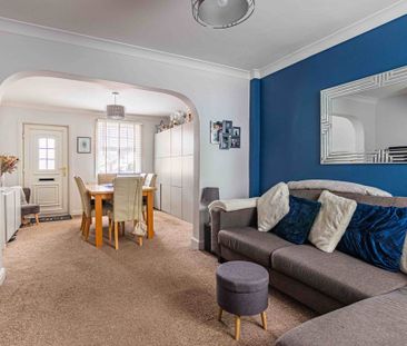2 bed Terraced for rent - Photo 4