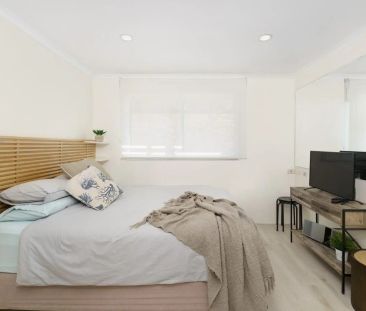 Modern Fully Furnished Studio in the Heart of Manly - Photo 3