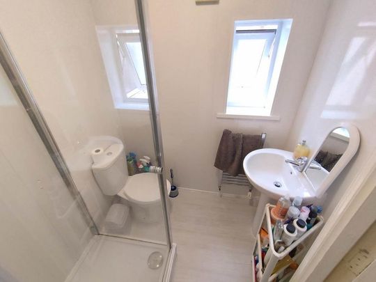 4 bedroom house to rent - Photo 1