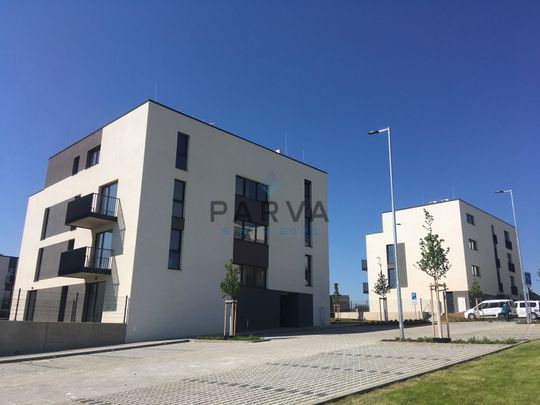 Pronájem bytu 1+kk a garsoniéry 33 m² - Fotografie 1