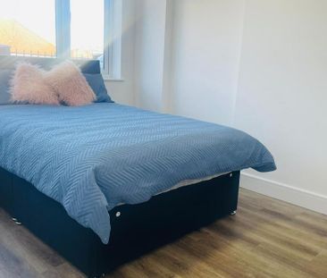 1 bedroom in a house share to rent - Photo 2