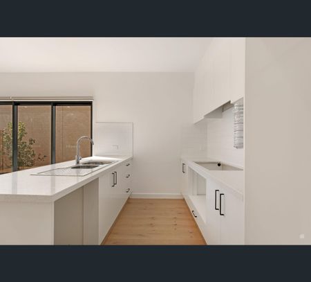 30 England St, Werribee, Vic 3030 - Photo 2