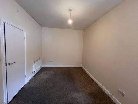 Flat to rent on - Photo 5