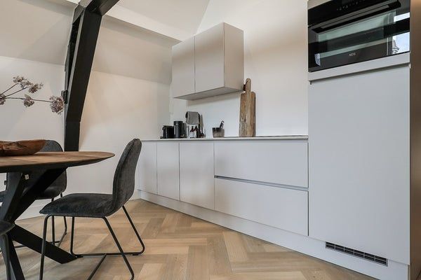 Te huur: Appartement Nieuwezijds Voorburgwal in Amsterdam - Photo 1