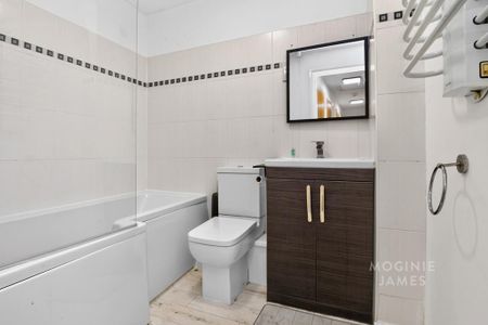 2 bedroom flat to rent - Photo 4