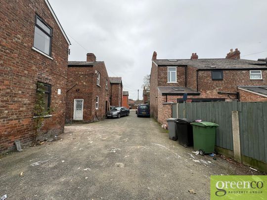 Washway Road, Sale, Trafford, M33 - Photo 1