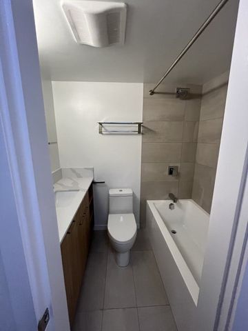 YORK HOUSE - Photo 2