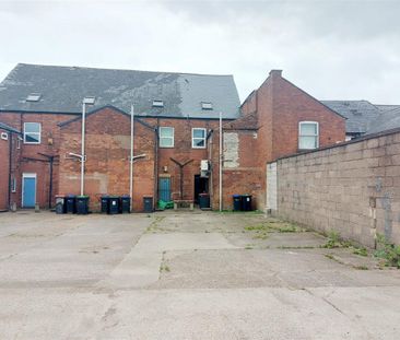 2 bedroom Flat to rent - Photo 4
