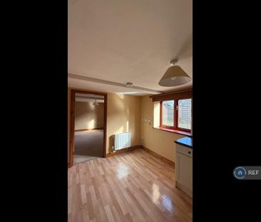 2 bedroom end of terrace house to rent - Photo 4