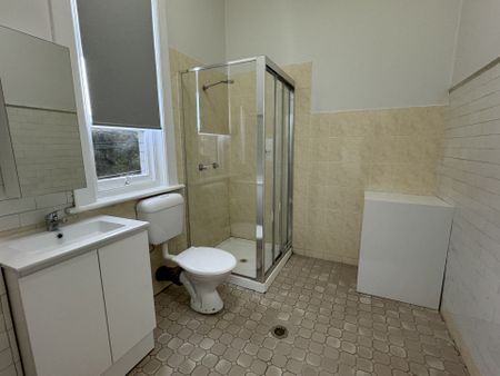 Walk to Station & Shops - Photo 3