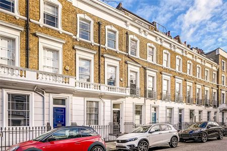 A beautiful Victorian Terraced house in The Pimlico Grid with nearly 2,900 square feet of accommodation. This substantial modernised home, benefits from outside space and 5 bedrooms. - Photo 4