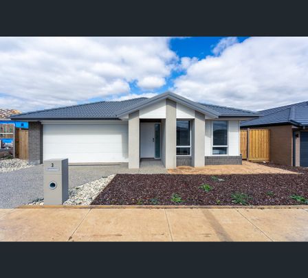 8 Muraban Court, Delacombe, Vic 3356 - Photo 1