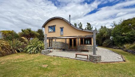 Private character home - Photo 5