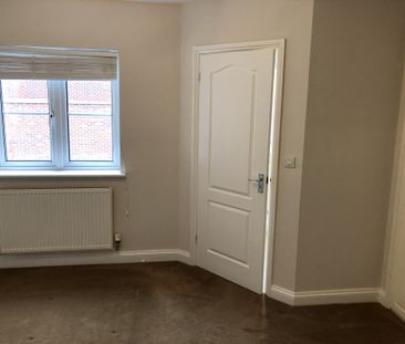 Great Location Two Bedroom Mews House to Rent in Stevenage - Photo 4