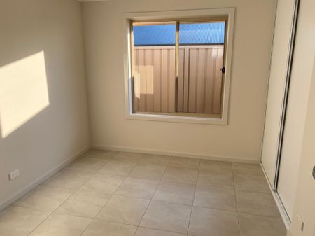 Peaceful Living in Popular Family Suburb - Photo 5