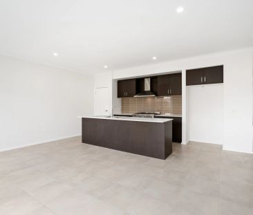 Low-Maintenance Family Home in Prime Location - Photo 4