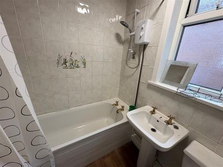 Laurel Terrace - Photo 4