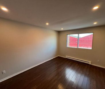 Fully Renovated 4½ Apartment Available - A louer • For Rent - Photo 3