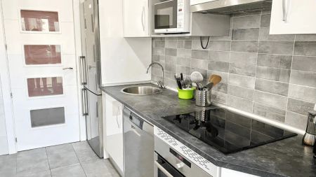 Room in a shared 3-bedroom apartment for rent in Aluche. - Foto 3