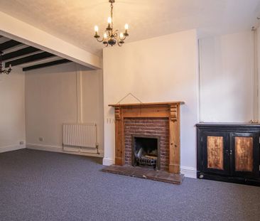 2 bedroom end of terrace house to rent - Photo 2