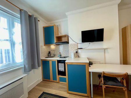 Flat 411 Fulham Palace Road, Fulham W6 9HH - Photo 3