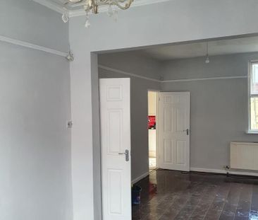 3 bedroom terraced house to rent - Photo 4