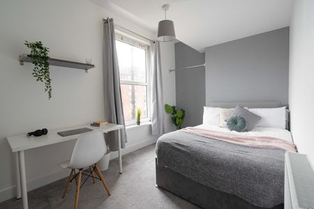 7 bedroom terraced house to rent - Photo 3