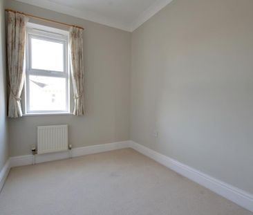 3 bedroom end of terrace house to rent - Photo 4