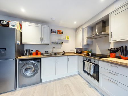 2 bedroom flat to rent - Photo 5