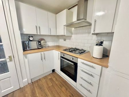 Nimrod Street, L4 - Photo 3