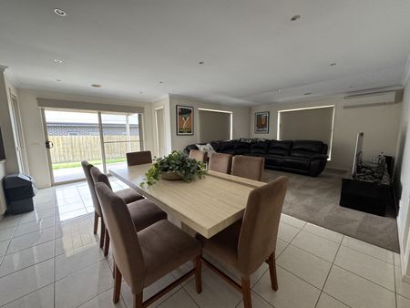 FULLY FURNISHED DELIGHT - Photo 2