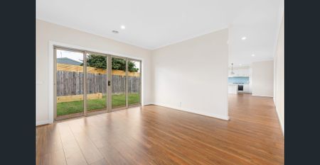 Contemporary Sustainable Comfort Just Steps From Schools, Shops & Transport - Photo 2